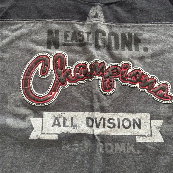 Hanes tee - Picture 2 of 9